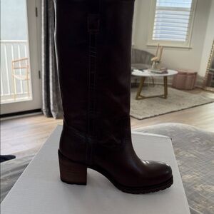 Elegant Dark Brown Heeled Boots